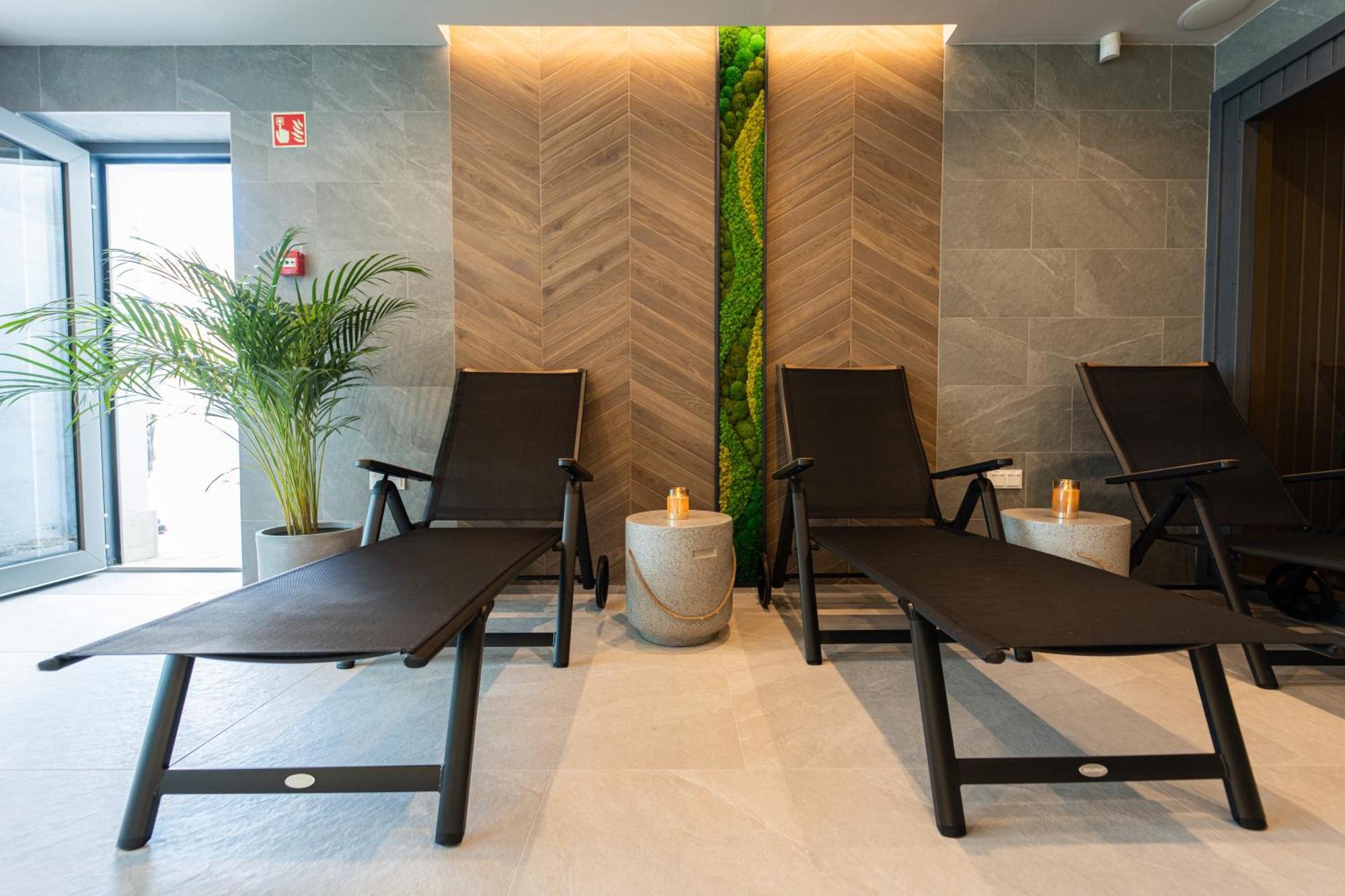 Rokusfalvy Borhotel Es Fogado Etyek Exterior photo